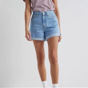 Levi's 80’s Mom Shorts